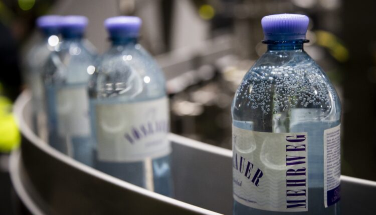 ALPLA and Vöslauer reduce carbon footprint with returnable PET